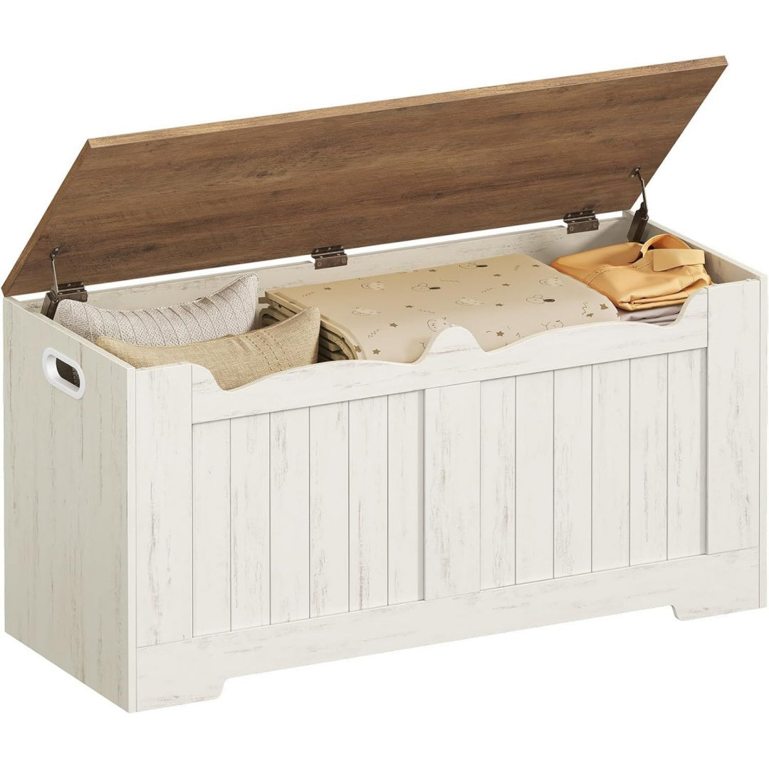 Discret, coffre de rangement gris clair en bois